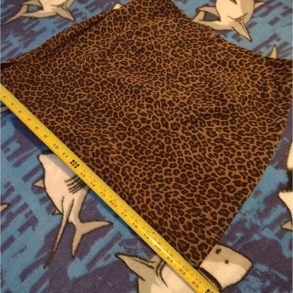 Imoda cheetah skirt 31-32 waist   (0211) - Picture 4 of 6